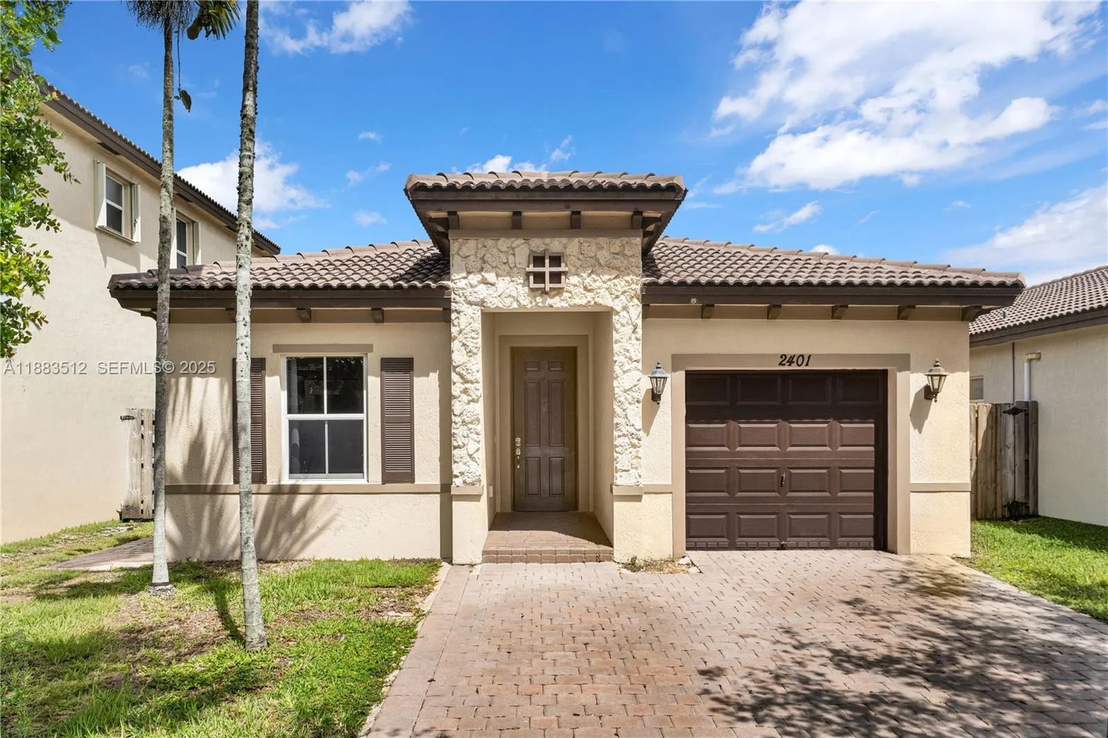 Foto de propiedad en 2401 NE 4th Street, Homestead, FL 33033 Homestead con MLS# 
