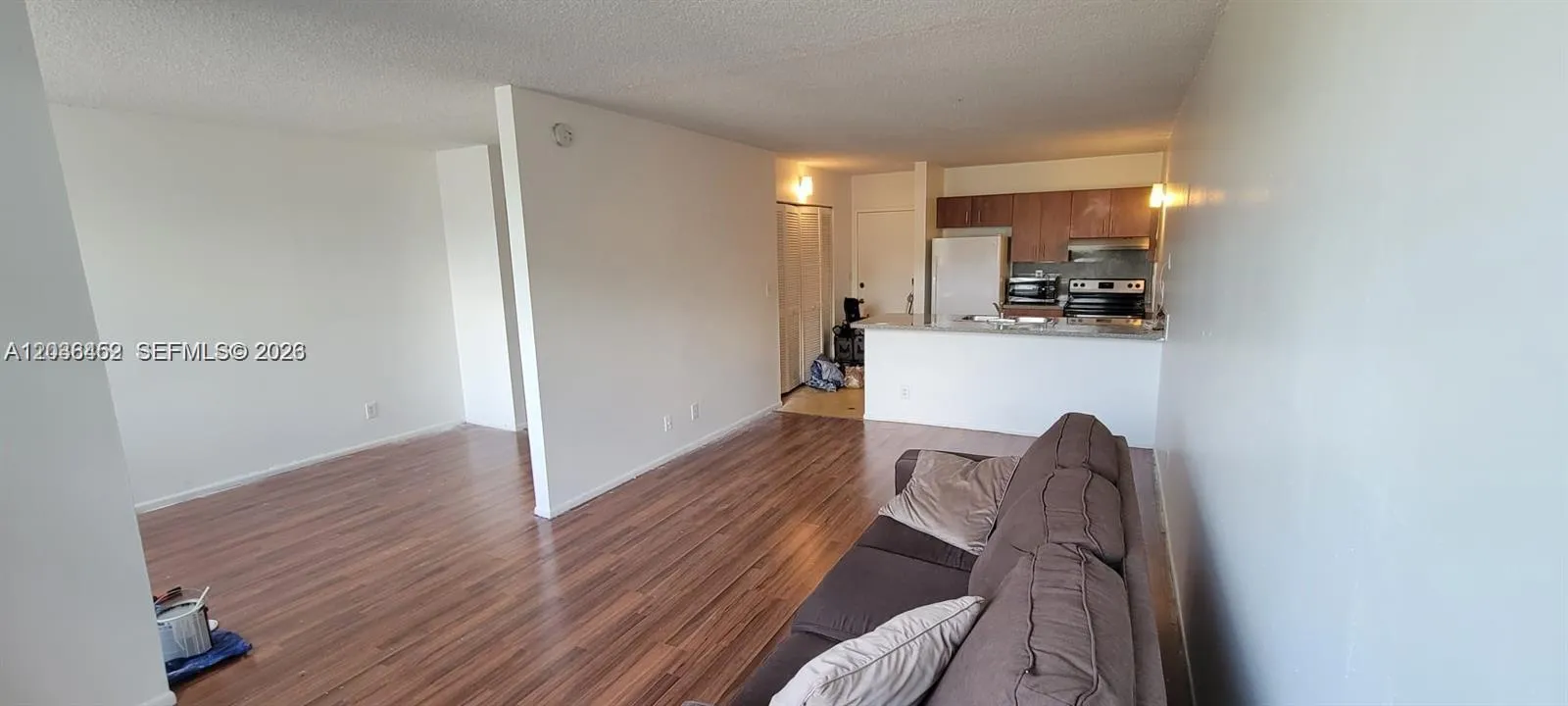 Foto de propiedad en 2401 Riverside Drive 209-B, Coral Springs, FL 33065 Coral Springs con MLS# 