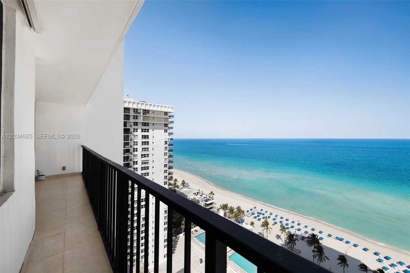 Foto de propiedad en 2401 S Ocean Drive 2402, Hollywood, FL 33019 Hollywood con MLS#