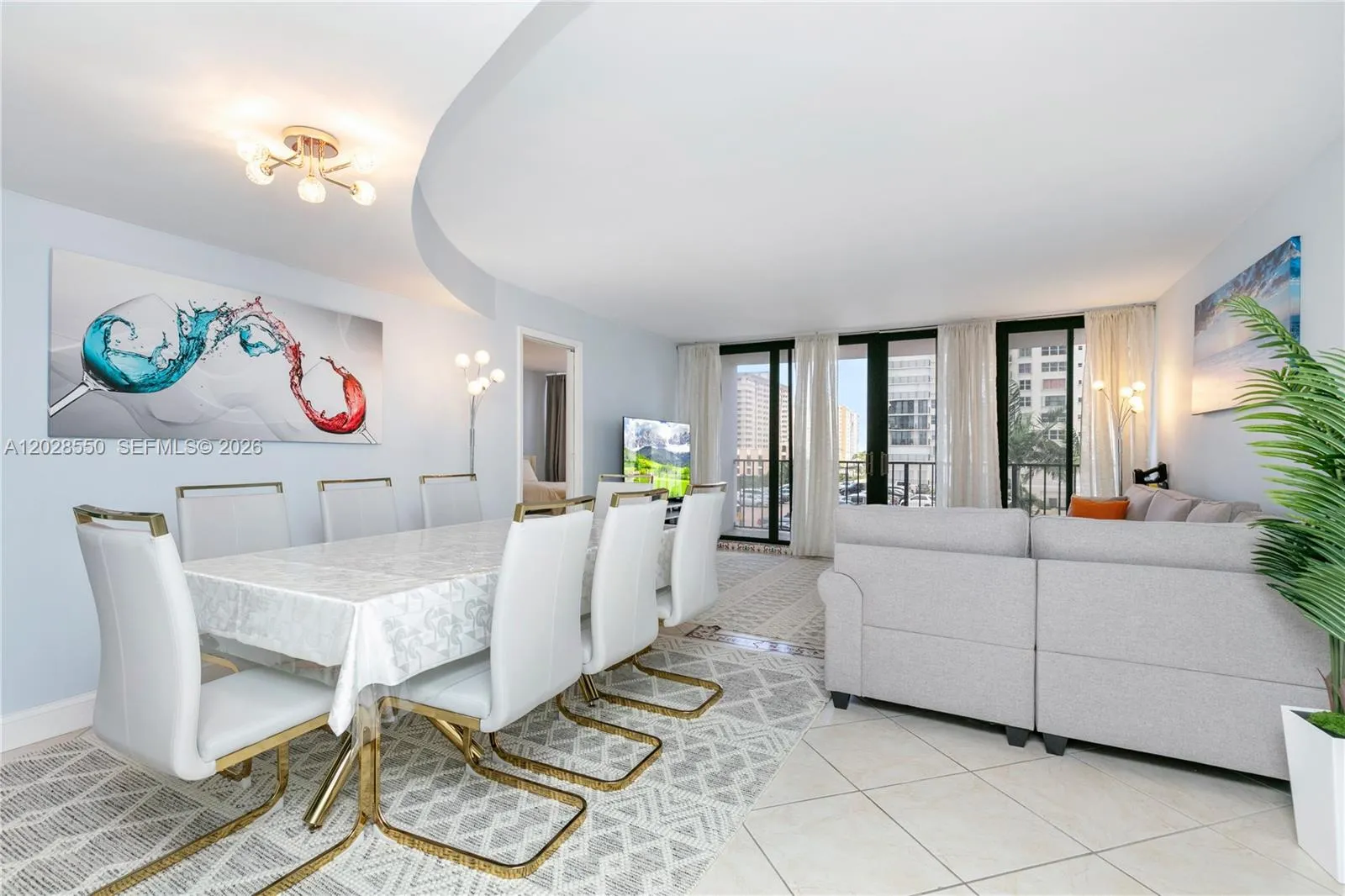 Foto de propiedad en 2401 S Ocean Drive 404, Hollywood, FL 33019 Hollywood con MLS# 