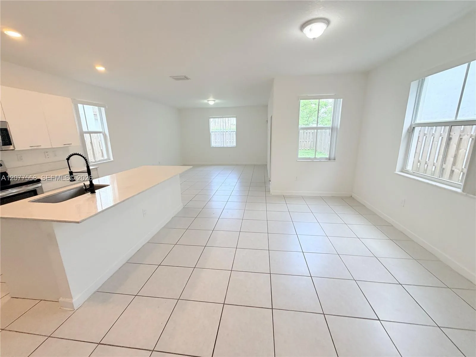 En Venta 2405 NW 131st Circle, Miami, FL 33167, Miami, FL 33167