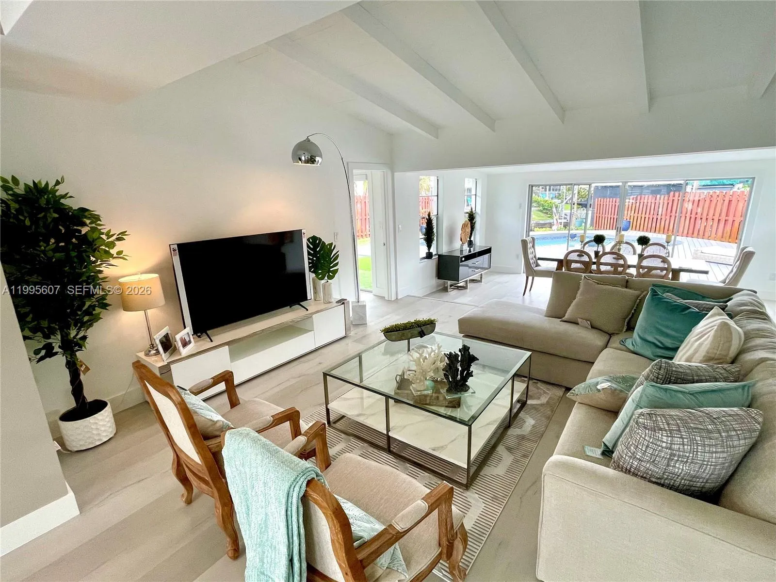 Foto de propiedad en 2406 Marathon Lane, Fort Lauderdale, FL 33312 Fort Lauderdale con MLS# 