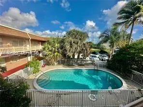 Foto de propiedad en 241 SE 9th Avenue 106, Pompano Beach, FL 33060 Pompano Beach con MLS# 