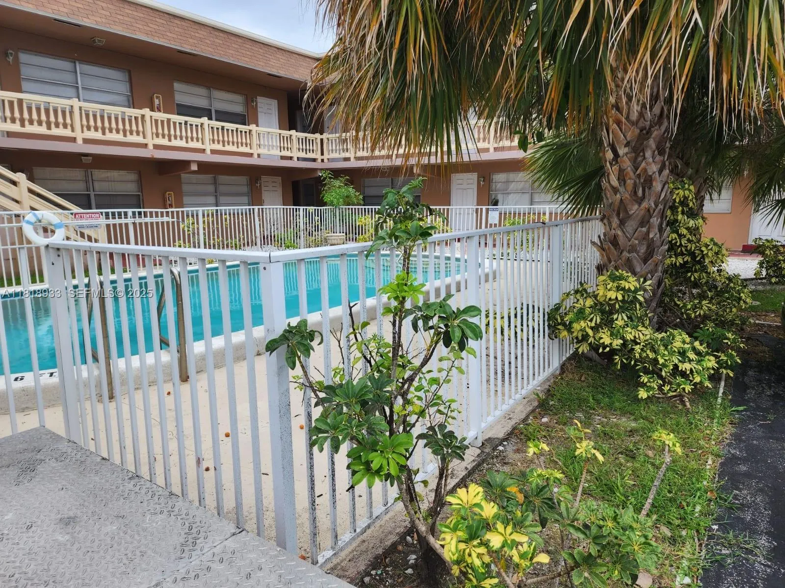 Foto de propiedad en 241 SE 9th Avenue 110, Pompano Beach, FL 33060 Pompano Beach con MLS# 