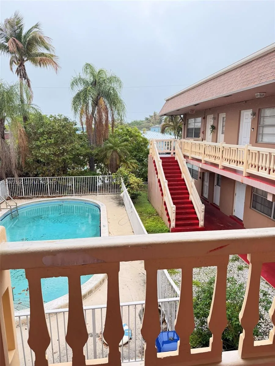 Foto de propiedad en 241 SE 9th Avenue 203, Pompano Beach, FL 33060 Pompano Beach con MLS# 