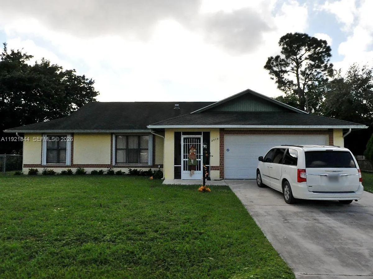 Foto de propiedad en 2410 SE Renick Avenue, Port St. Lucie, FL 34952 Port St. Lucie con MLS# 