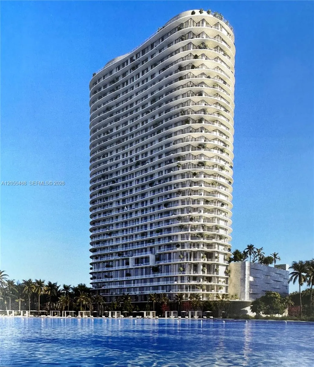 Foto de propiedad en 2411 Laguna Circle 1407, North Miami, FL 33181 North Miami con MLS#
