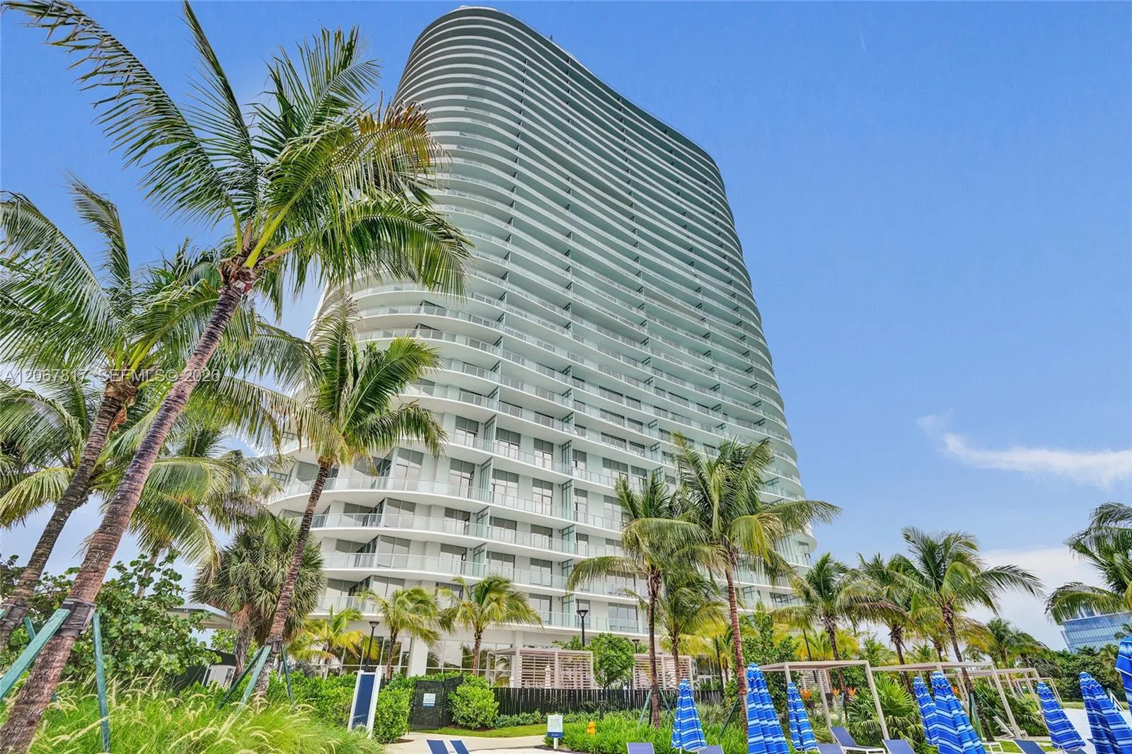 En Venta 2411 Laguna Circle 1805, North Miami, FL 33181, North Miami, FL 33181