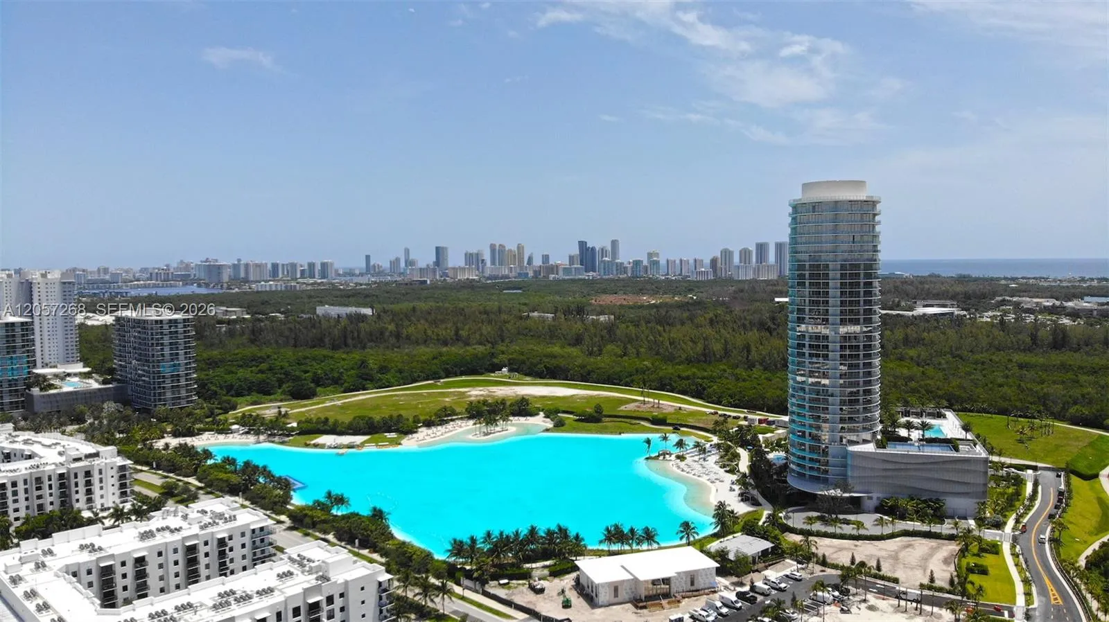 Foto de propiedad en 2411 Laguna Circle 1903, North Miami, FL 33181 North Miami con MLS# 