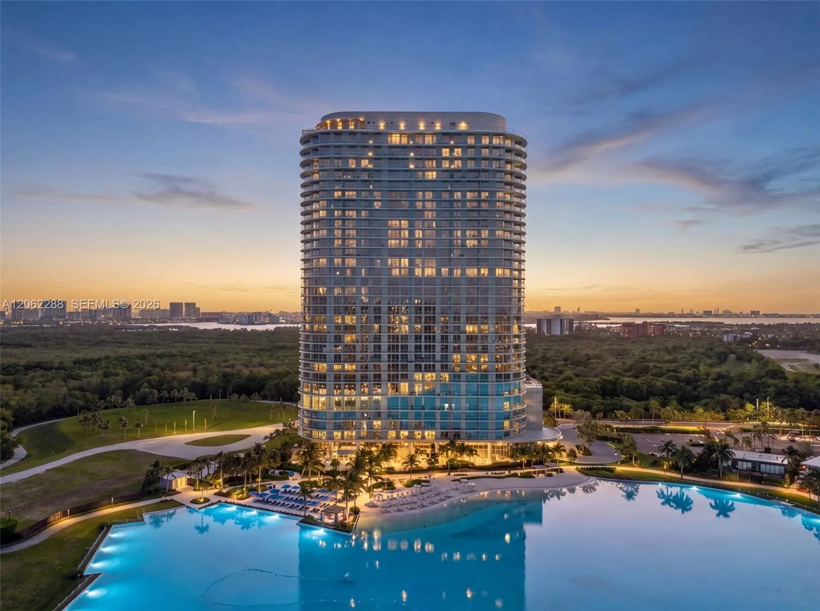 En Venta 2411 Laguna Circle 2011, North Miami, FL 33181, North Miami, FL 33181