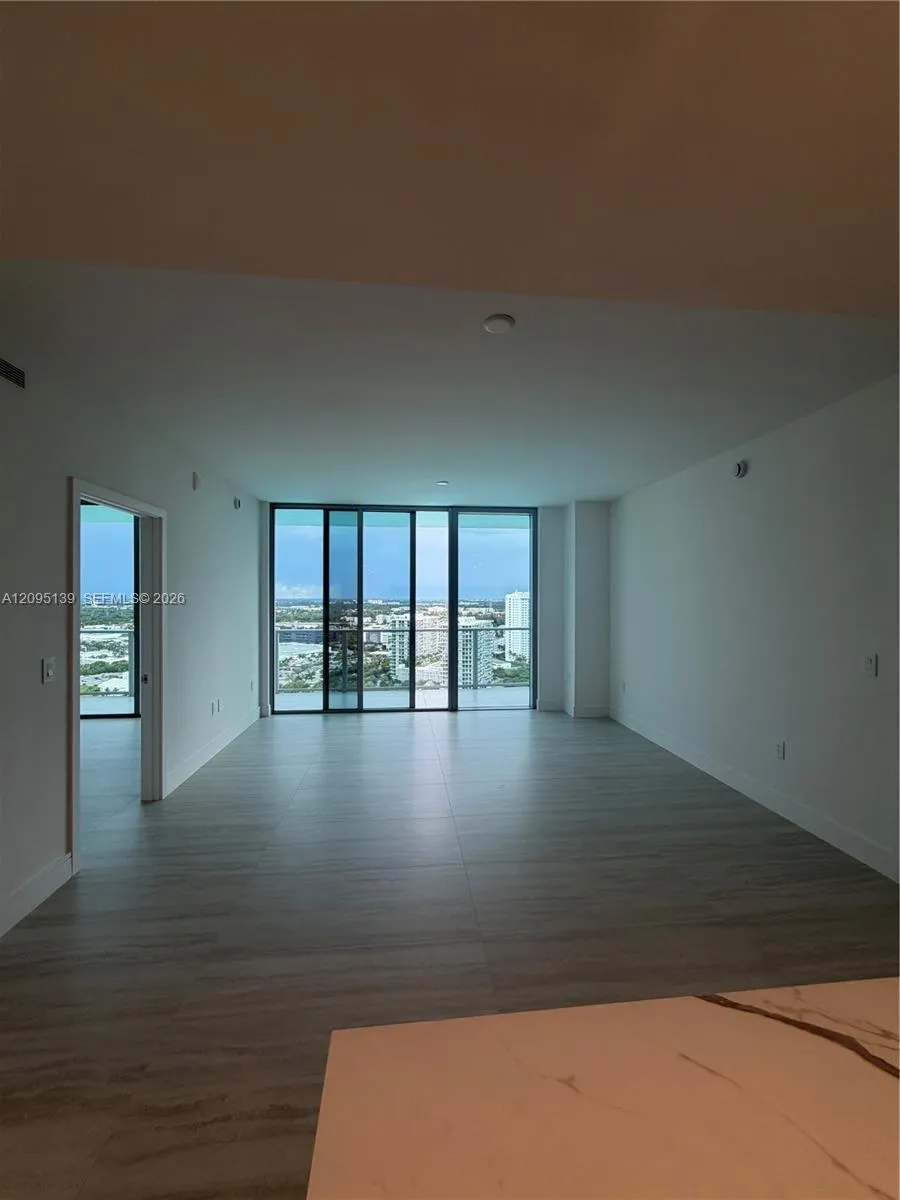 En Renta 2411 Laguna Circle 2409, North Miami, FL 33181, North Miami, FL 33181