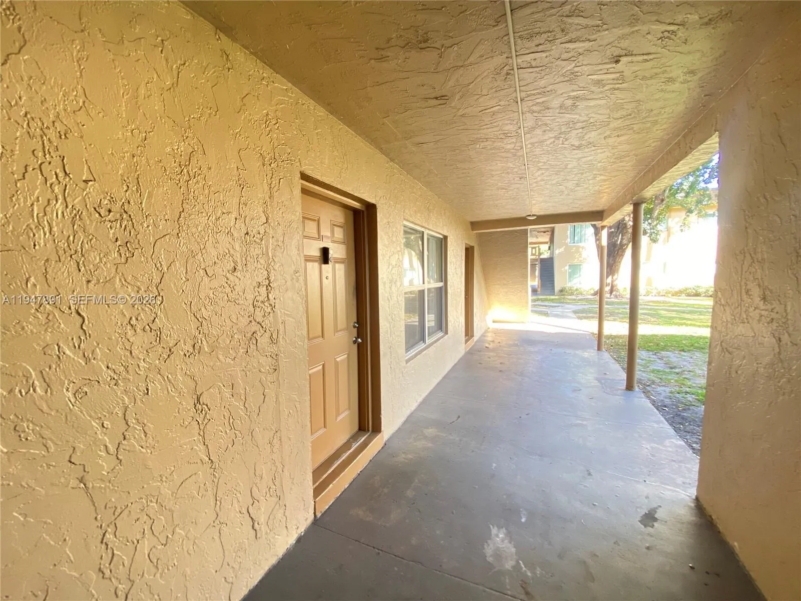 Vendido 2412 NW 39th Way 101, Lauderdale Lakes, FL 33311, Lauderdale Lakes, FL 33311