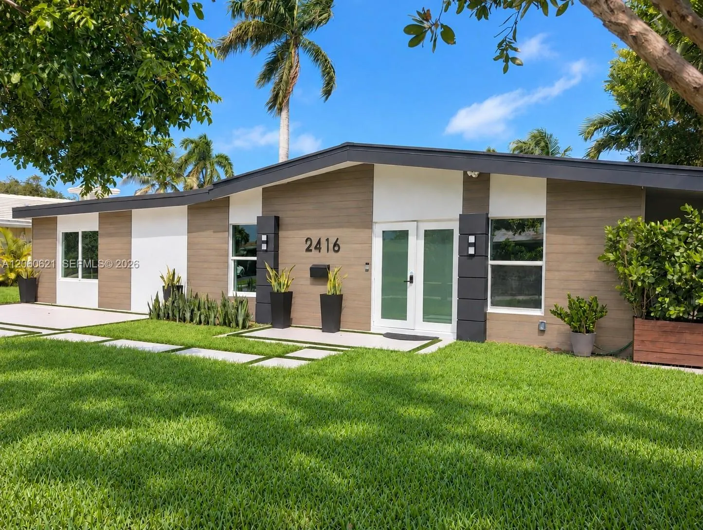 Foto de propiedad en 2416 NE 19th Terrace, Wilton Manors, FL 33305 Wilton Manors con MLS# 
