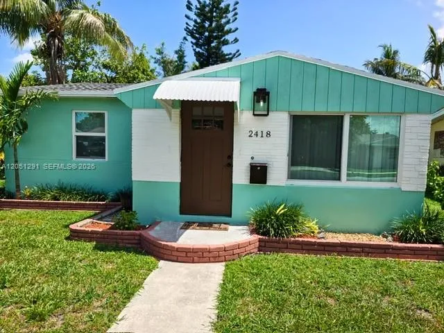 Foto de propiedad en 2418 Scott Street, Hollywood, FL 33020 Hollywood con MLS# 