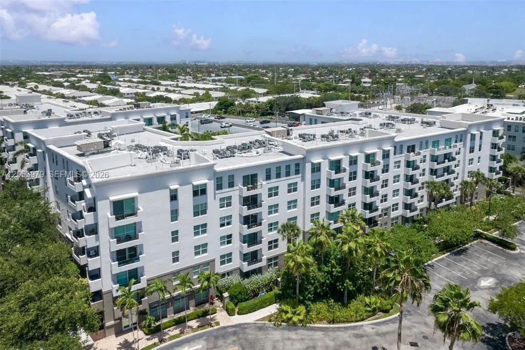 Foto de propiedad en 2421 NE 65th Street 217, Fort Lauderdale, FL 33308 Fort Lauderdale con MLS# 