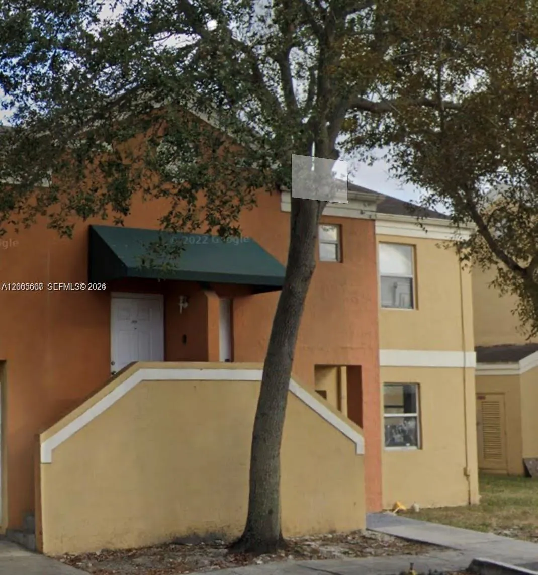 Foto de propiedad en 2421 NW 56th Avenue 2-103, Lauderhill, FL 33313 Lauderhill con MLS# 