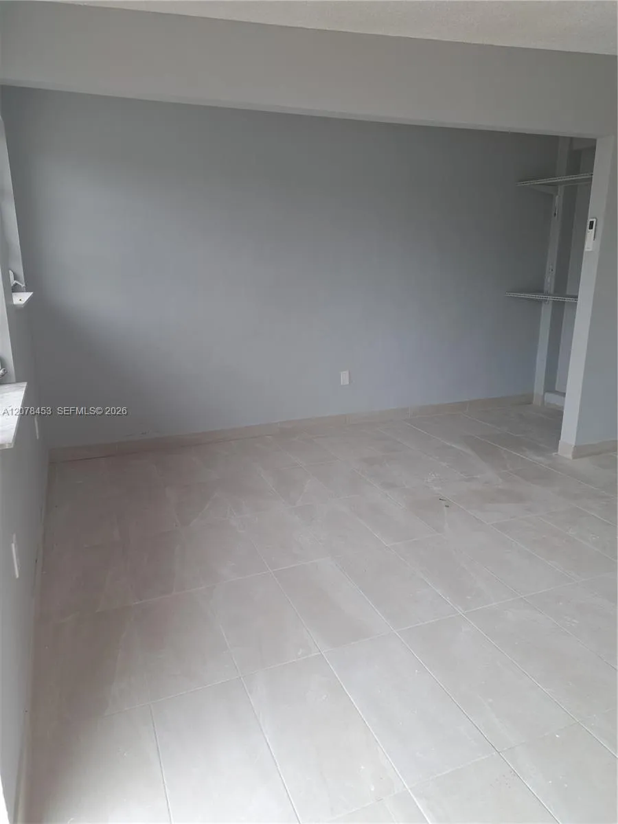 Foto de propiedad en 2421 SW 93rd Court 1, Miami, FL 33165 Miami con MLS# 