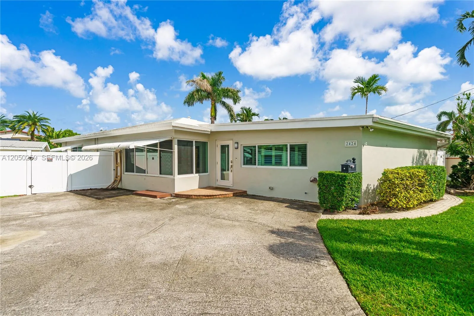 Foto de propiedad en 2424 NE 18th Avenue, Wilton Manors, FL 33305 Wilton Manors con MLS# 