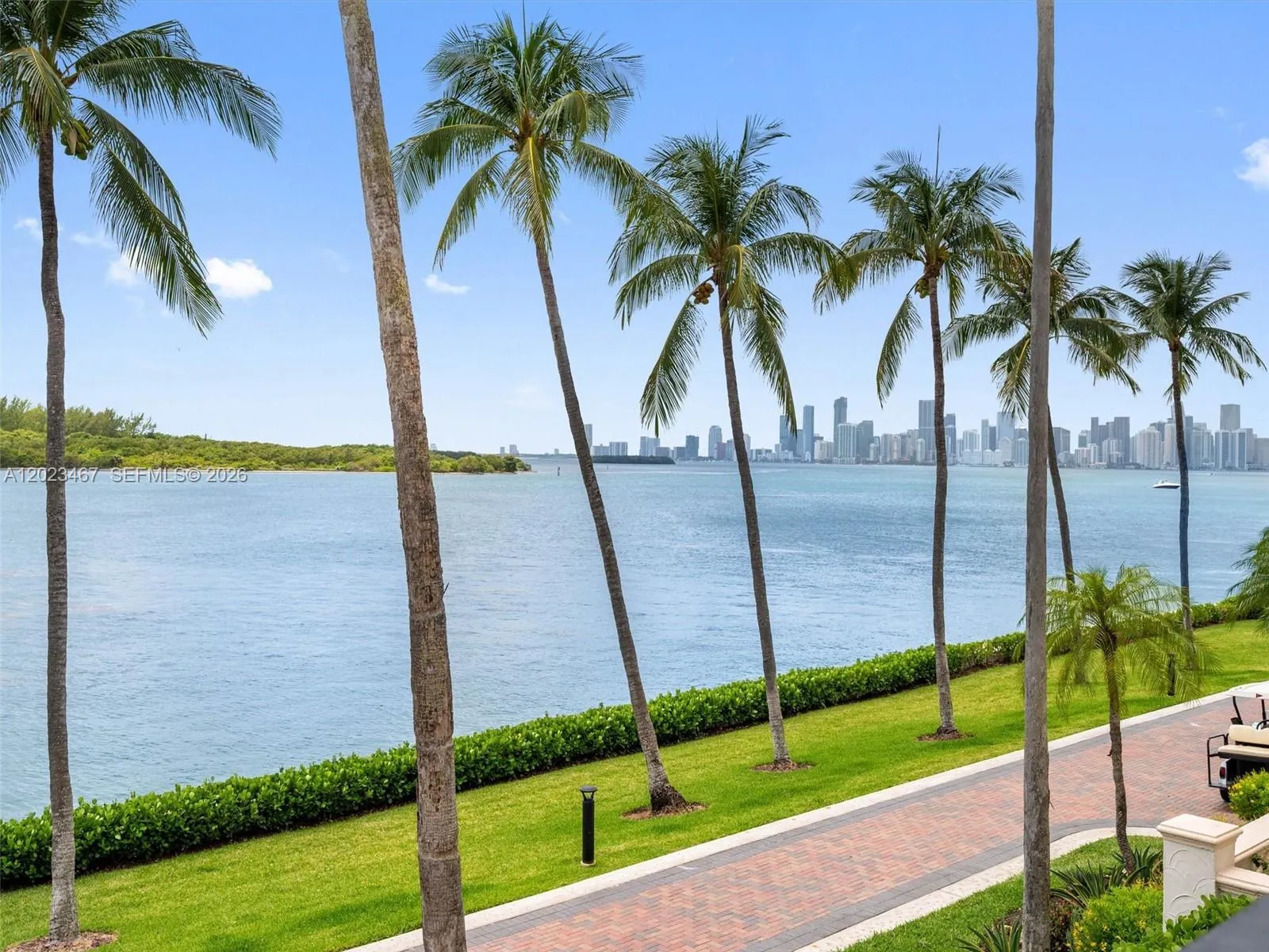 Foto de propiedad en 2425 Fisher Island Drive 5205, Miami Beach, FL 33109 Miami Beach con MLS# 