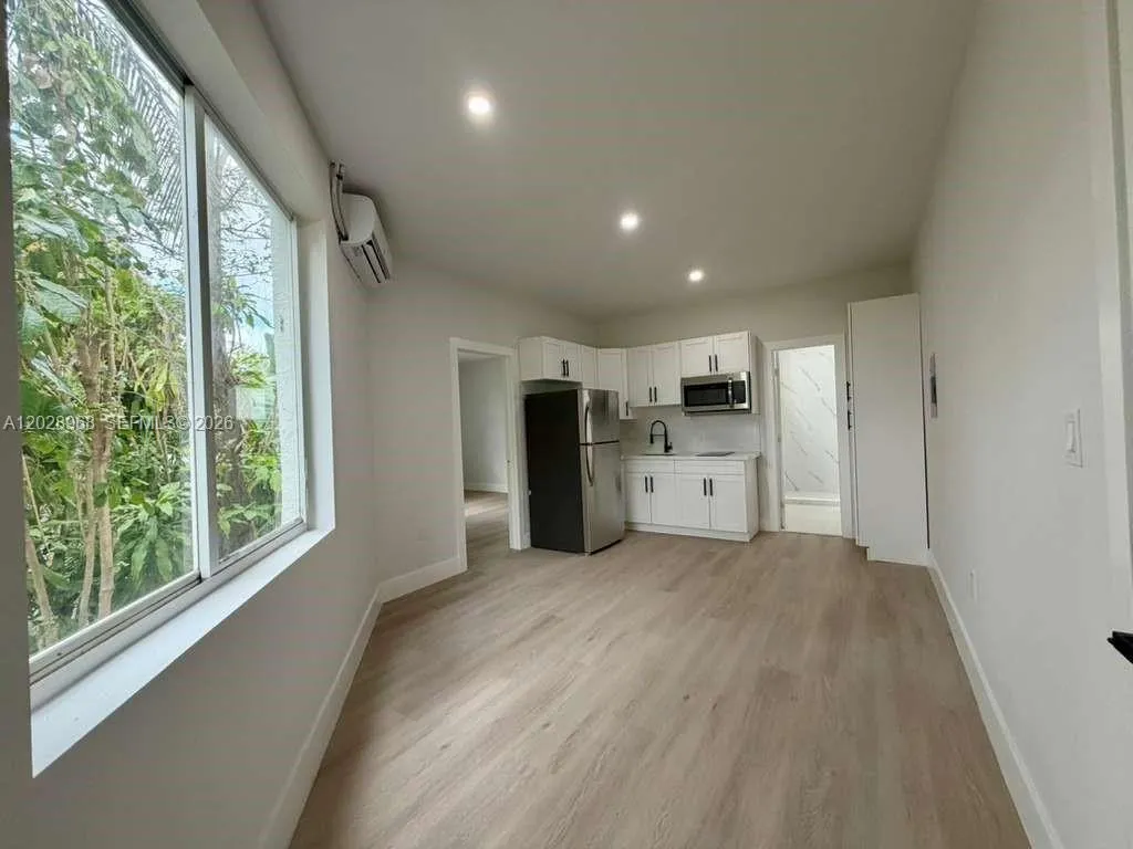 Foto de propiedad en 2425 SW 6th Street 6, Miami, FL 33135 Miami con MLS# 