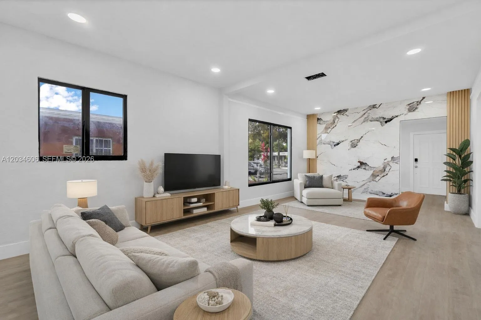 En Venta 2428 NW 28th Street, Miami, FL 33142, Miami, FL 33142
