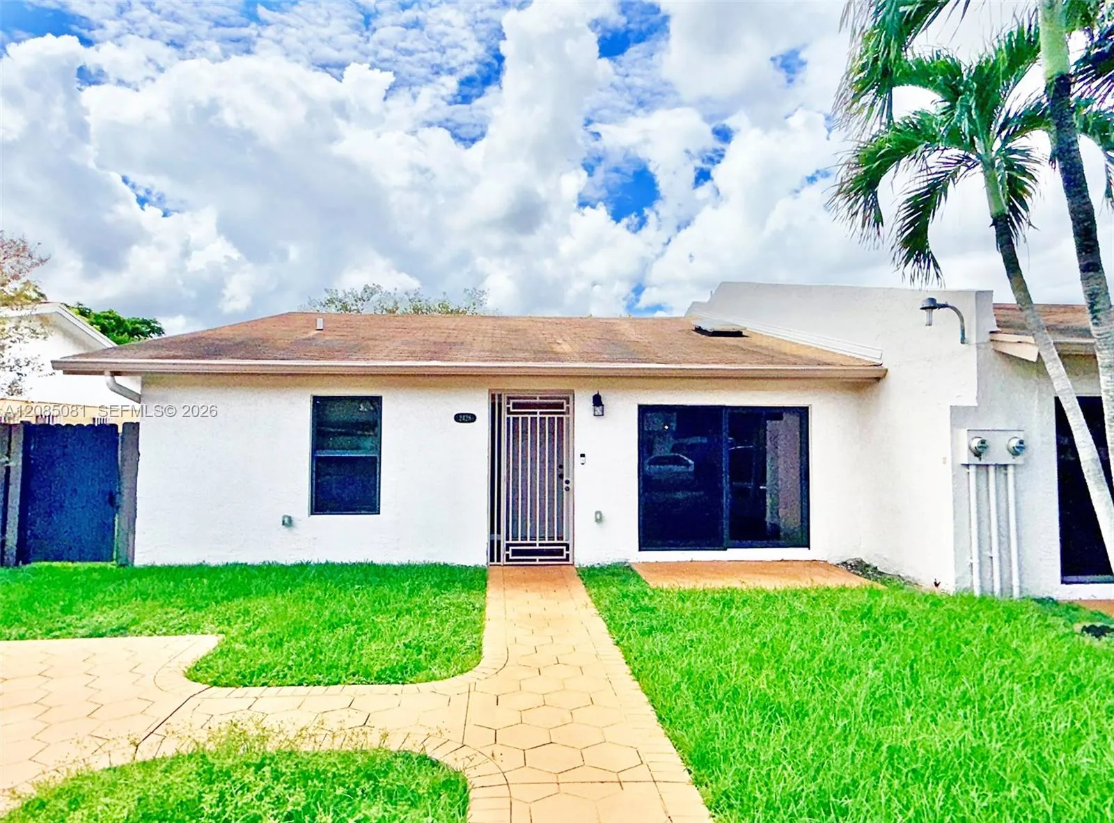 En Venta 2428 SW 109th Court, Miami, FL 33165, Miami, FL 33165
