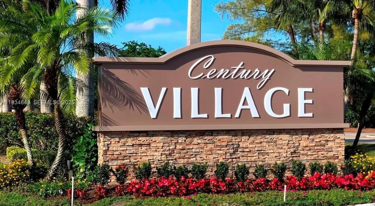 Foto de propiedad en 243 Sheffield J 243, West Palm Beach, FL 33417 West Palm Beach con MLS# 