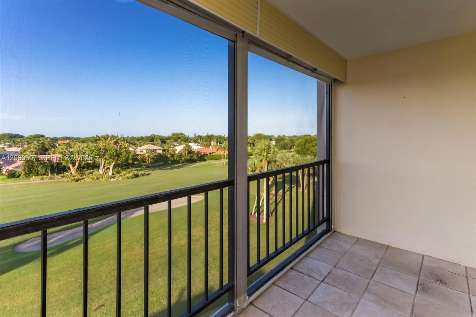 Foto de propiedad en 2430 Deer Creek Country Club Boulevard 510-2, Deerfield Beach, FL 33442 Deerfield Beach con MLS# 