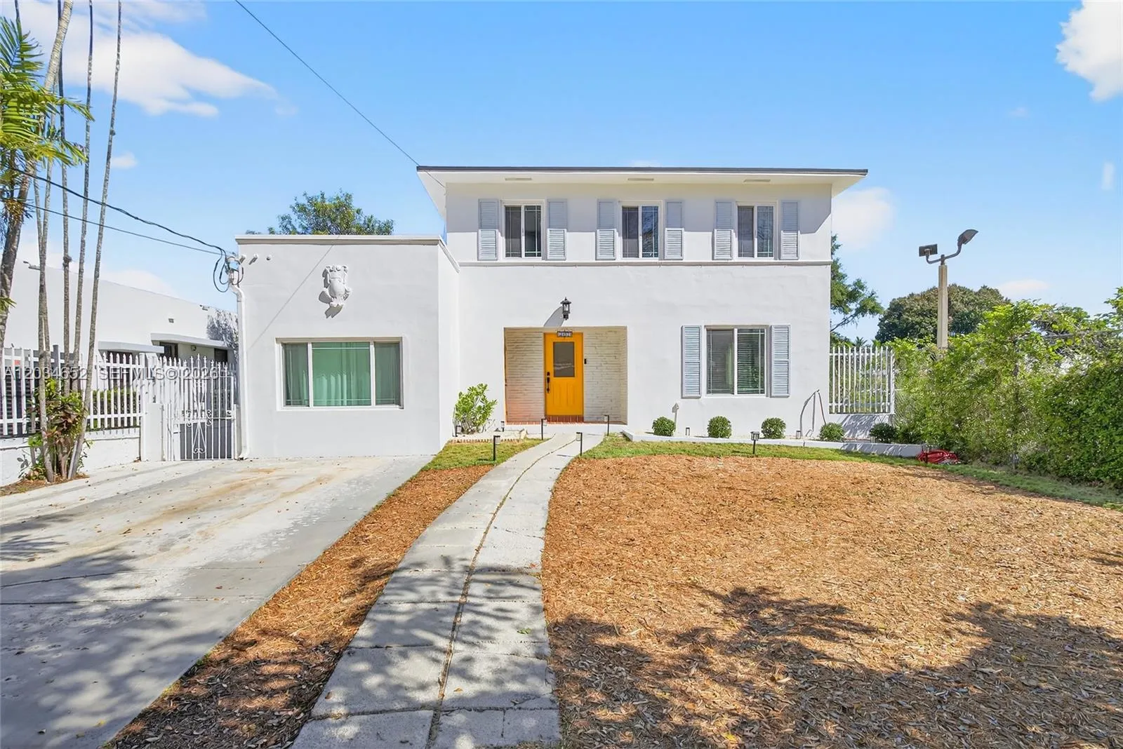 Foto de propiedad en 2431 SW 4th Street, Miami, FL 33135 Miami con MLS# 