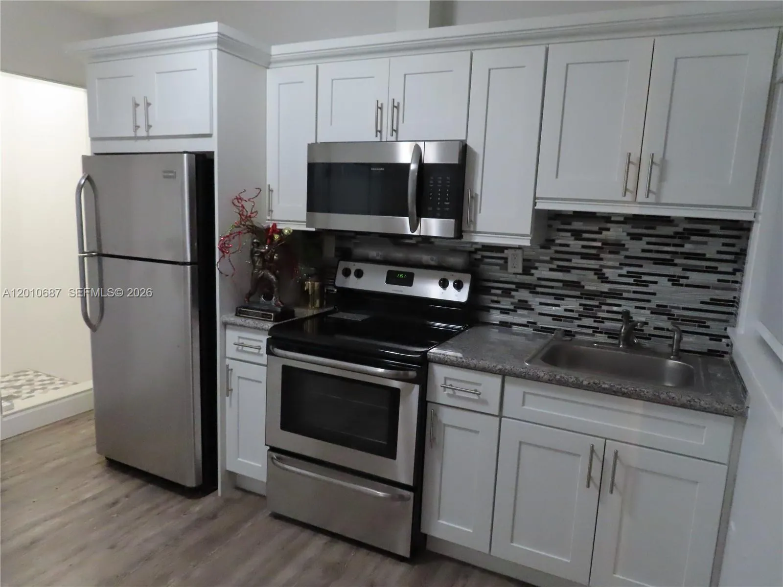 En Renta 2433 NW 96th Street B, Miami, FL 33147, Miami, FL 33147