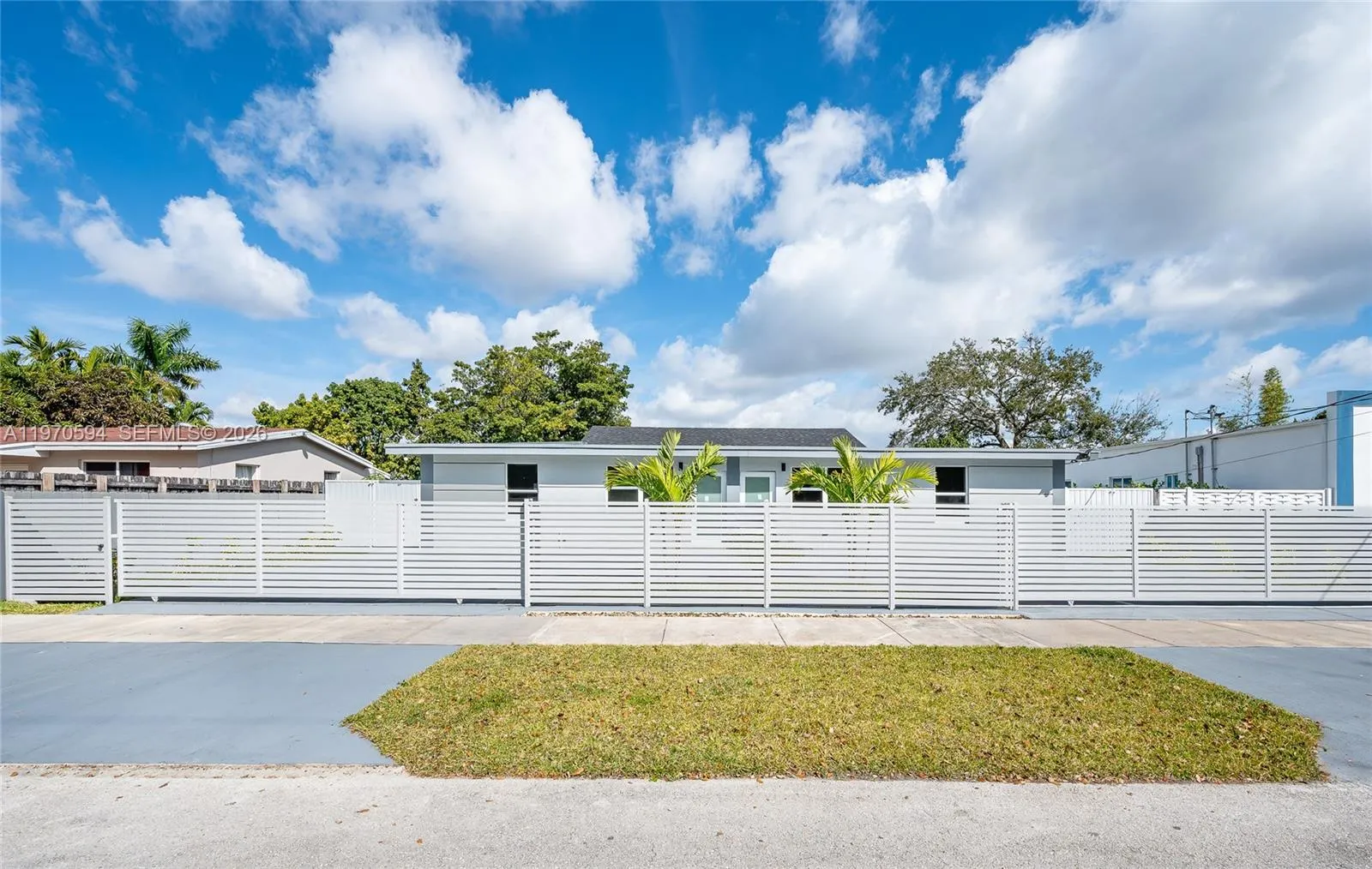 Vendido 2433 NW 97th Street, Miami, FL 33147, Miami, FL 33147