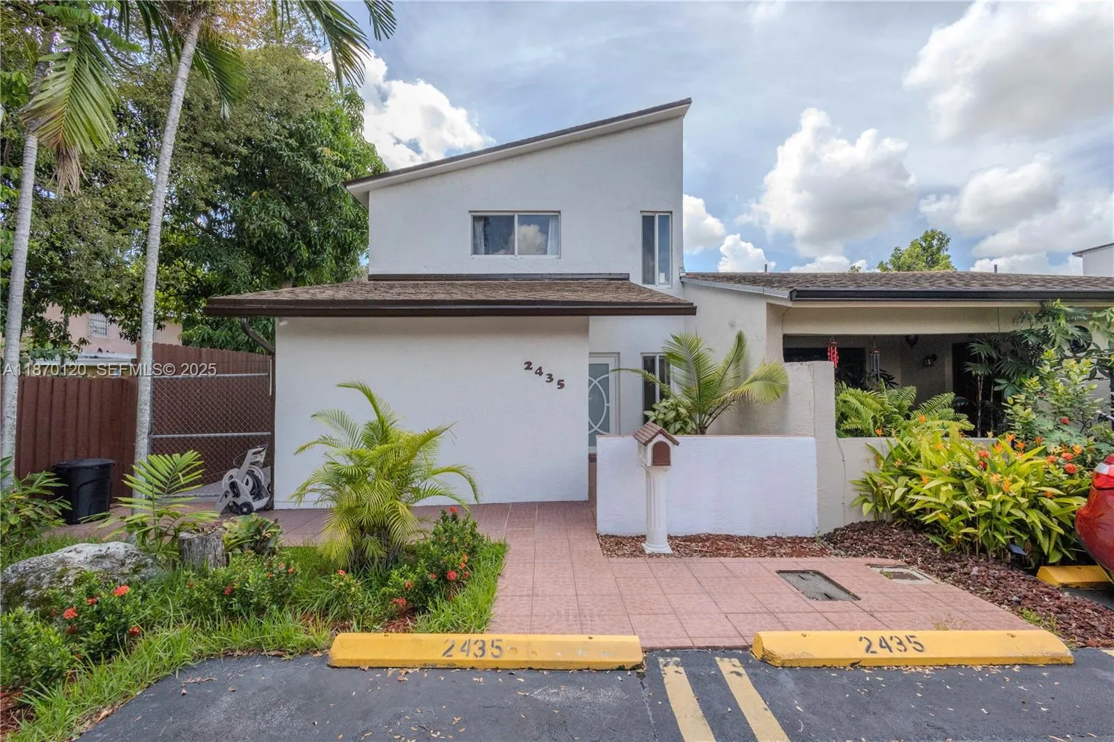Foto de propiedad en 2435 SW 11th Street 9B, Miami, FL 33135 Miami con MLS# 