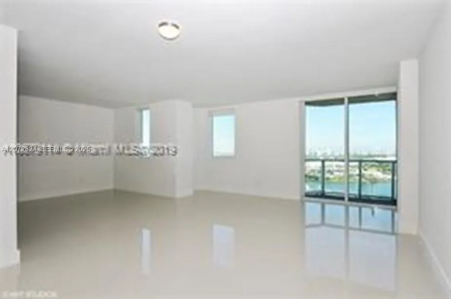 Foto de propiedad en 244 Biscayne Boulevard 1102, Miami, FL 33132 Miami con MLS# 