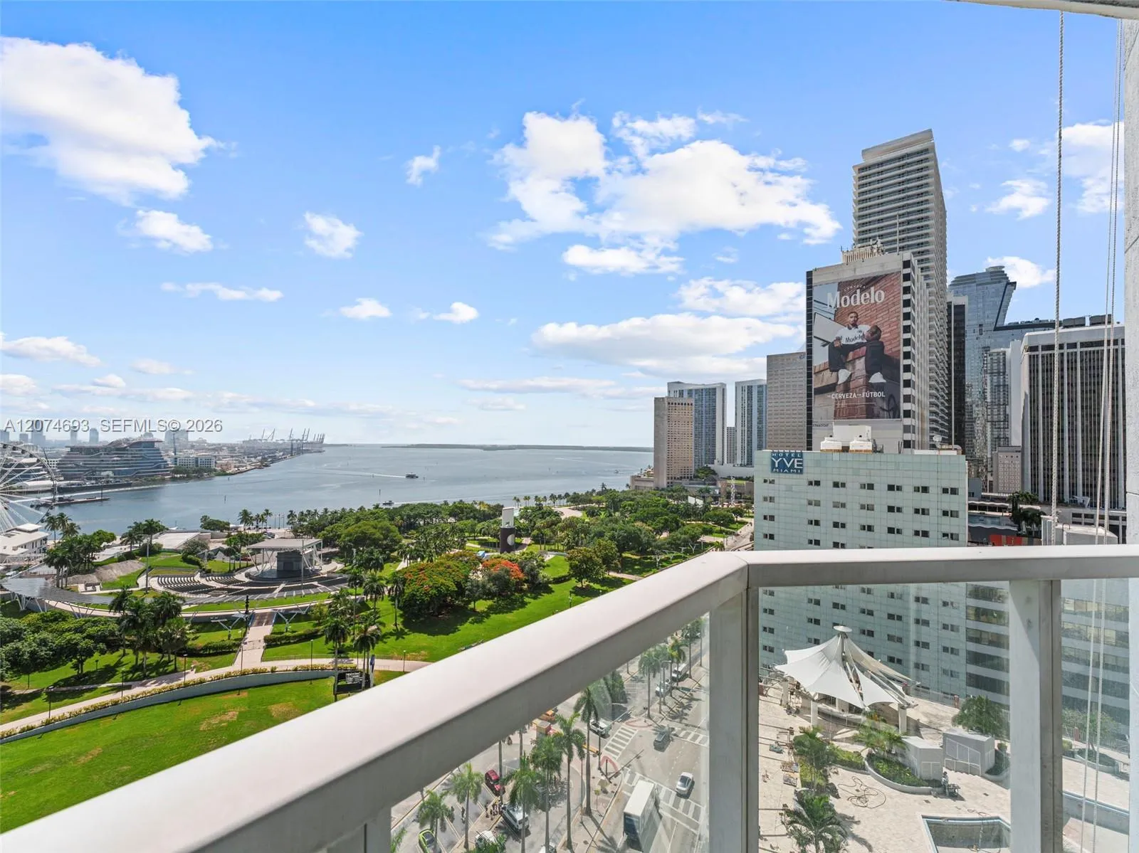 Foto de propiedad en 244 Biscayne Boulevard 1803, Miami, FL 33132 Miami con MLS# 