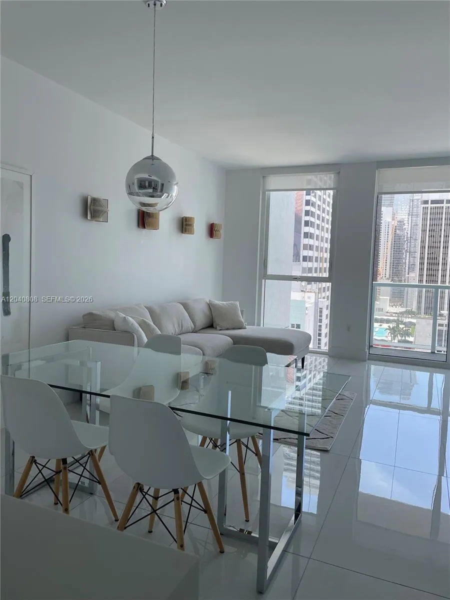 Foto de propiedad en 244 Biscayne Boulevard 2005, Miami, FL 33132 Miami con MLS# 