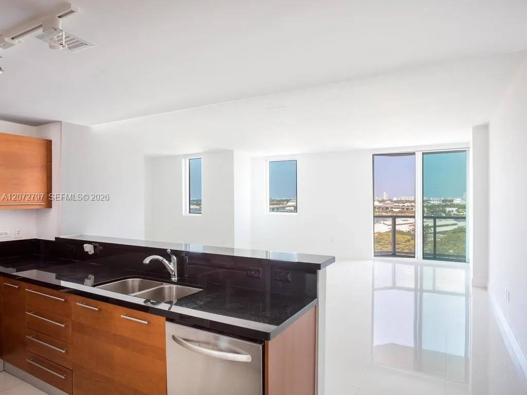 Foto de propiedad en 244 Biscayne Boulevard 2402, Miami, FL 33132 Miami con MLS# 