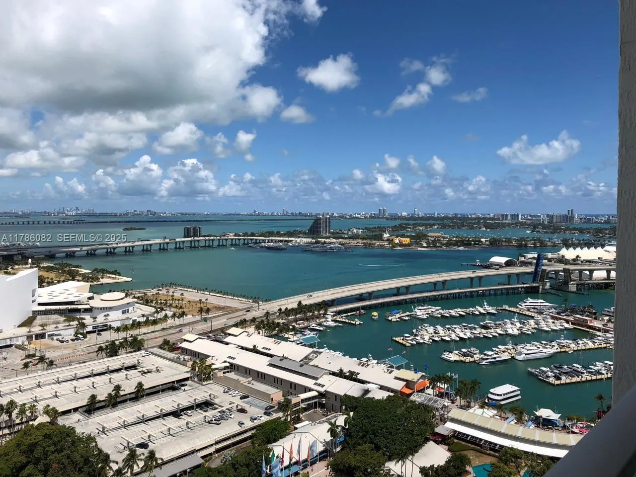 Foto de propiedad en 244 Biscayne Boulevard 3004, Miami, FL 33132 Miami con MLS# 