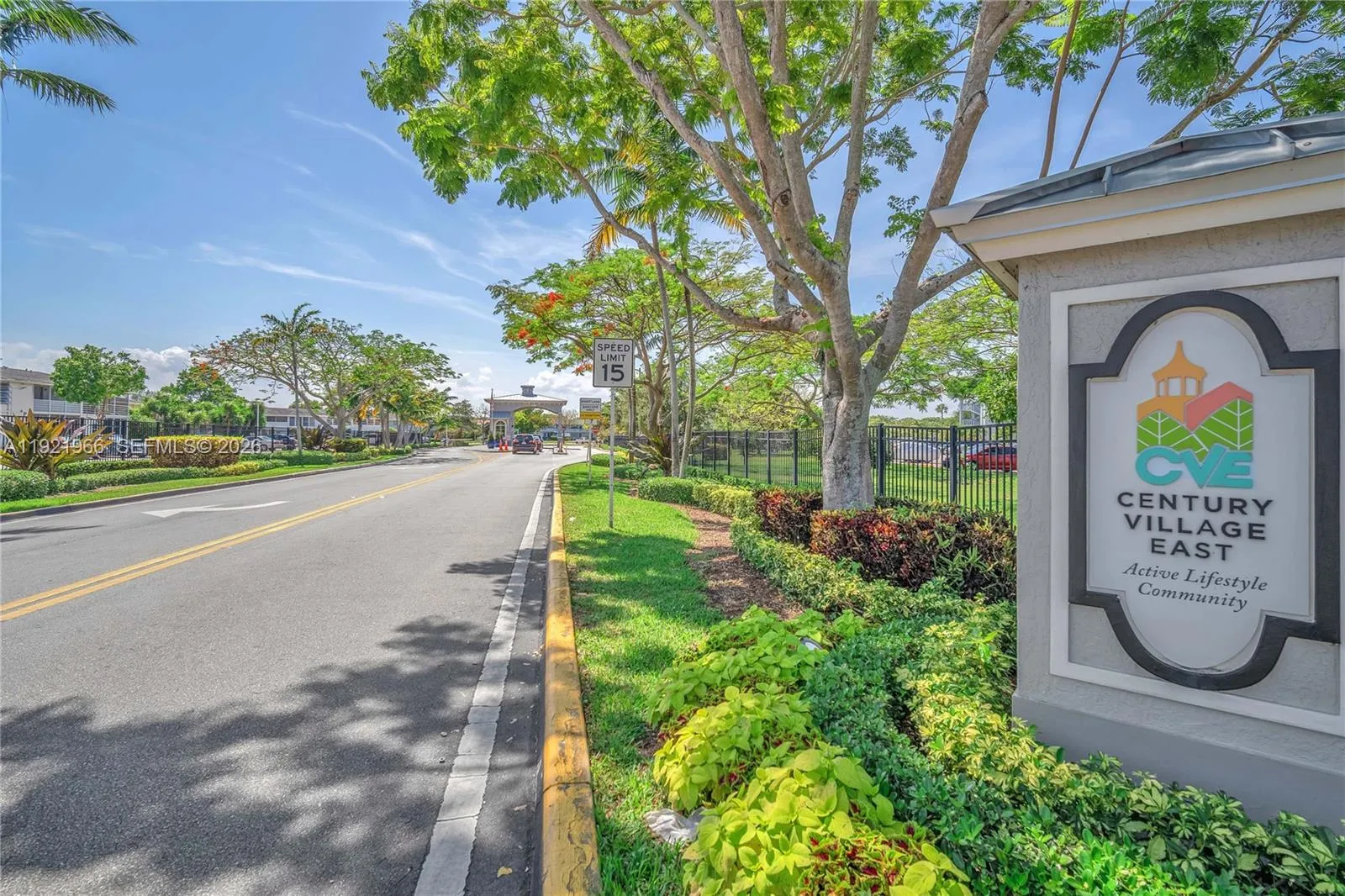 Foto de propiedad en 244 Durham F 244, Deerfield Beach, FL 33442 Deerfield Beach con MLS# 