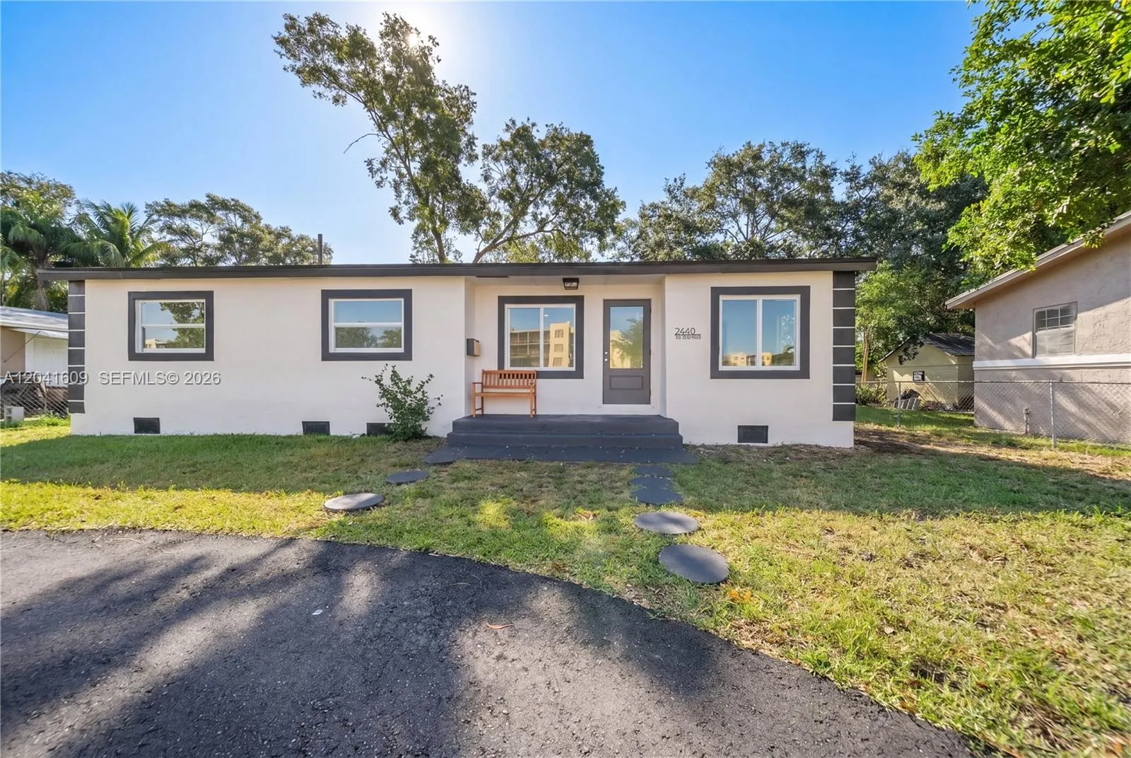 Vendido 2440 NW 31st Avenue, Fort Lauderdale, FL 33311, Fort Lauderdale, FL 33311