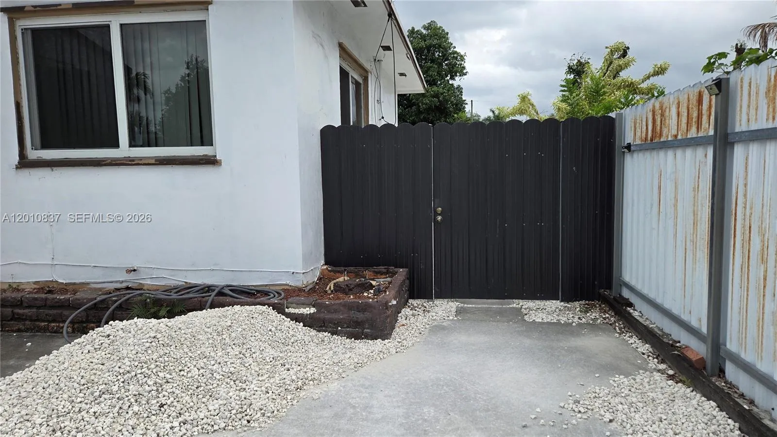 En Renta 2440 NW 99th Street A, Miami, FL 33147, Miami, FL 33147