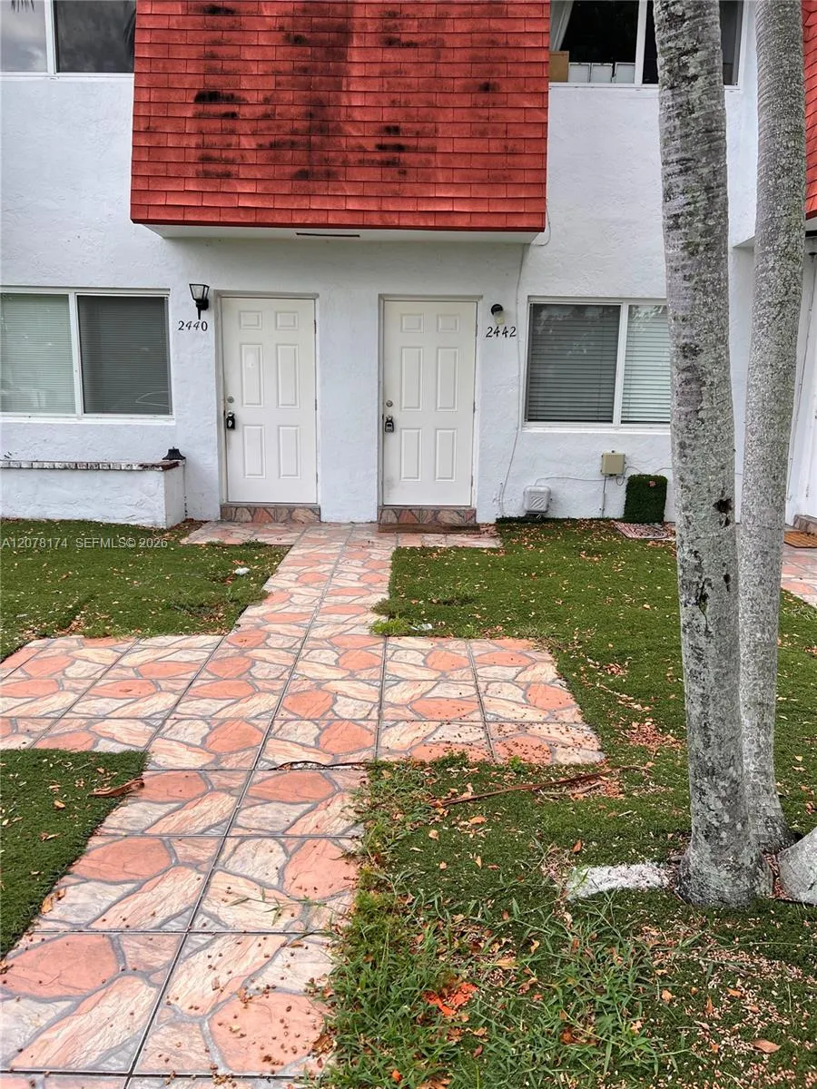 Foto de propiedad en 2442 SW 58, Dania Beach, FL 33312 Dania Beach con MLS# 
