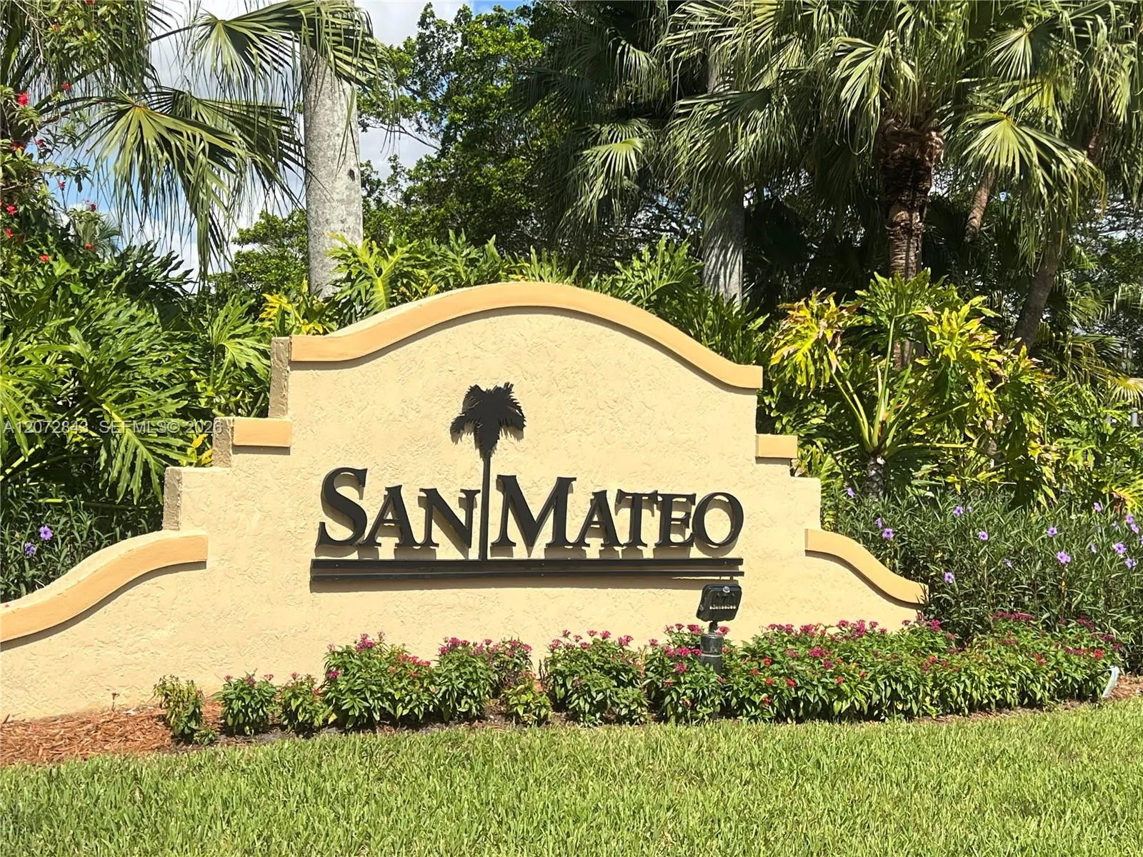 Foto de propiedad en 2445 Pasadena Way, Weston, FL 33327 Weston con MLS# 