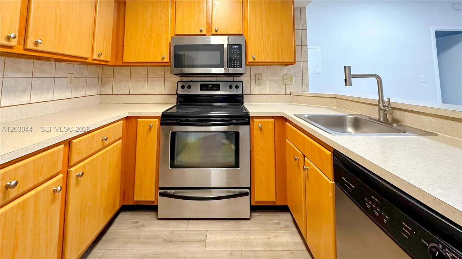 En Venta 2445 SW 18th Terrace 107, Fort Lauderdale, FL 33315, Fort Lauderdale, FL 33315