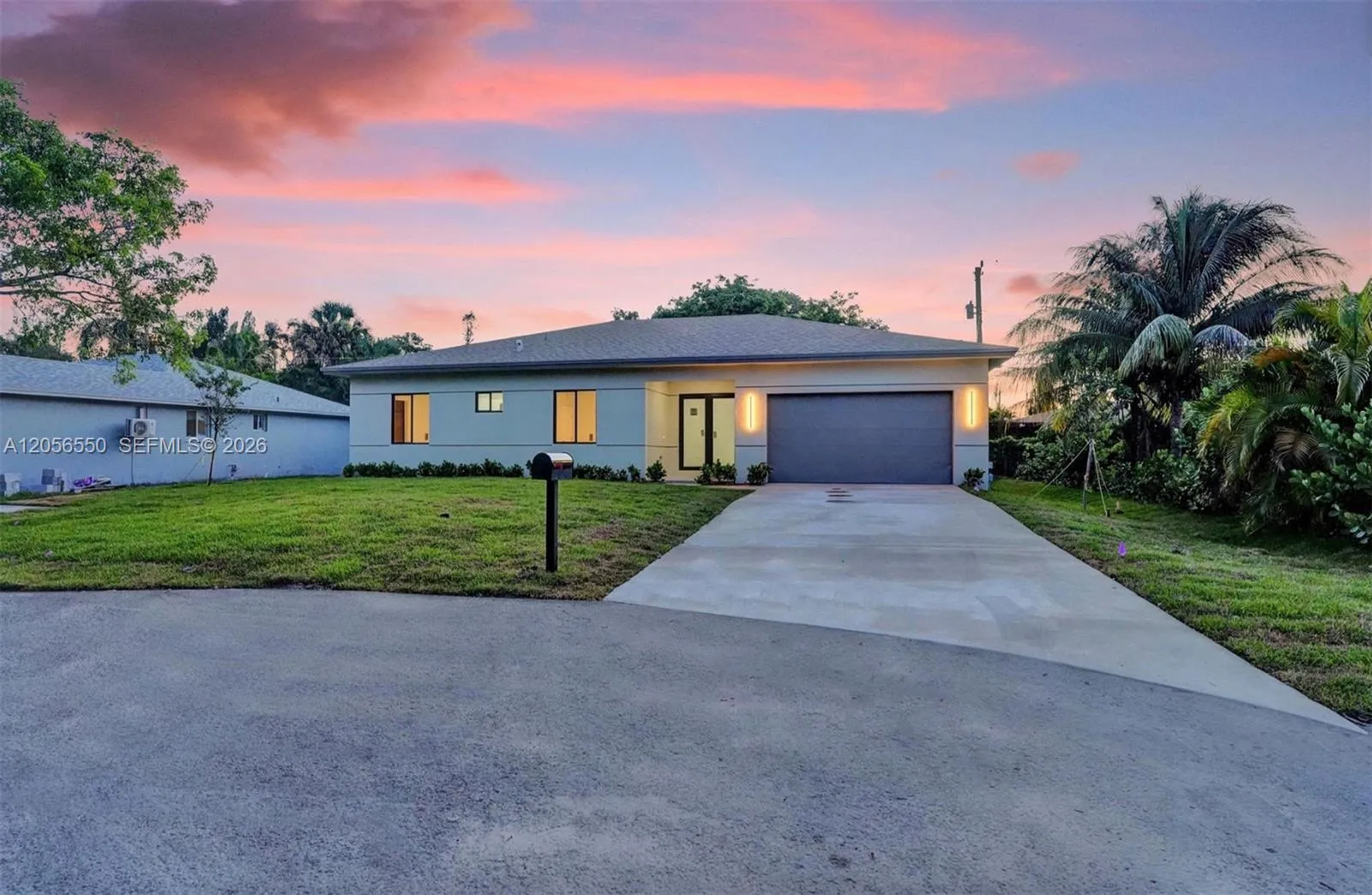 Foto de propiedad en 2445 SW 43rd Terrace, Fort Lauderdale, FL 33317 Fort Lauderdale con MLS# 
