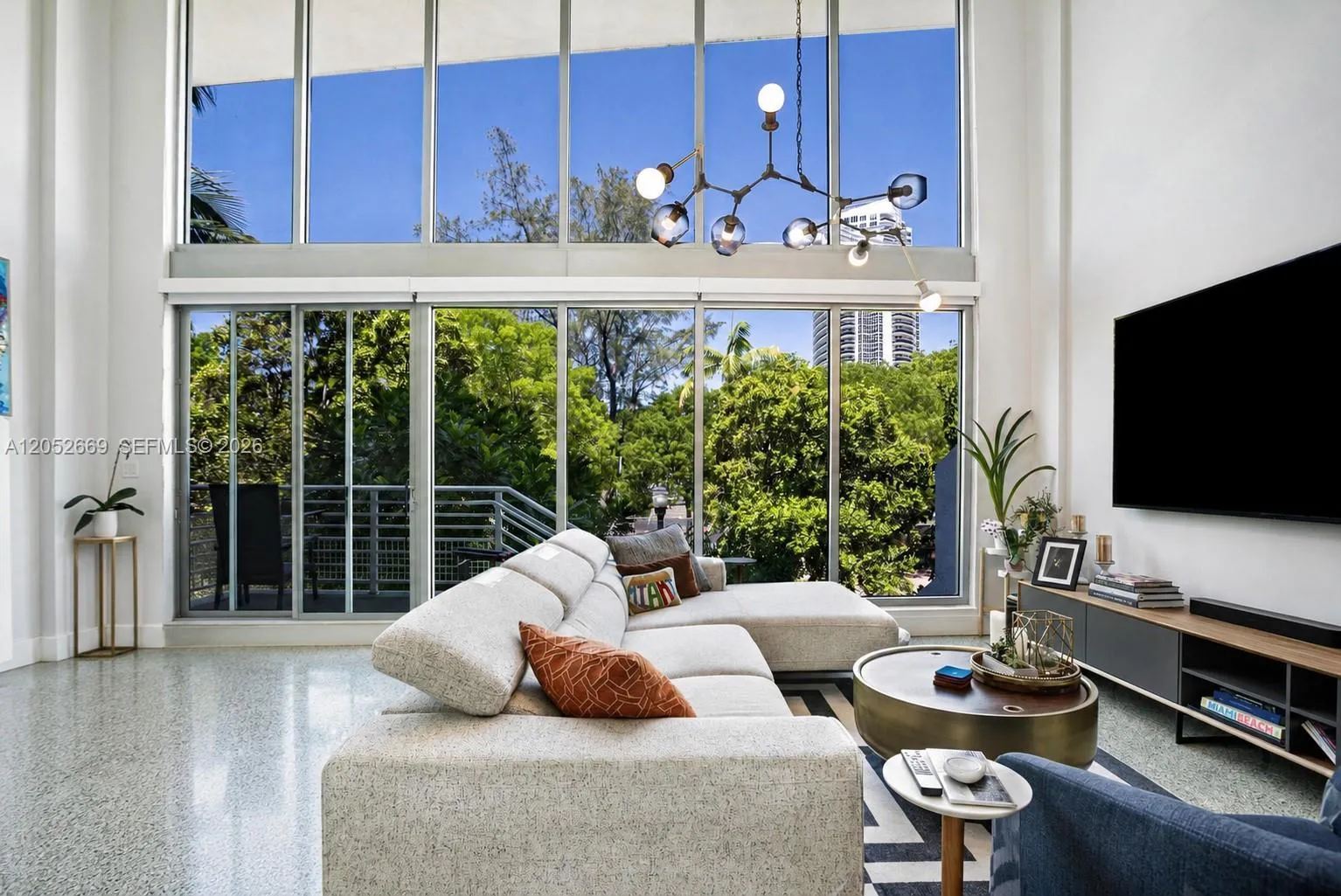 Foto de propiedad en 245 Michigan Avenue LG-5, Miami Beach, FL 33139 Miami Beach con MLS# 
