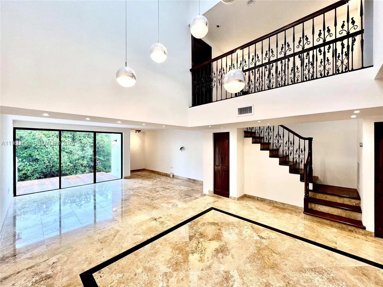 Foto de propiedad en 245 Poinciana Island Drive 505, Sunny Isles Beach, FL 33160 Sunny Isles Beach con MLS# 