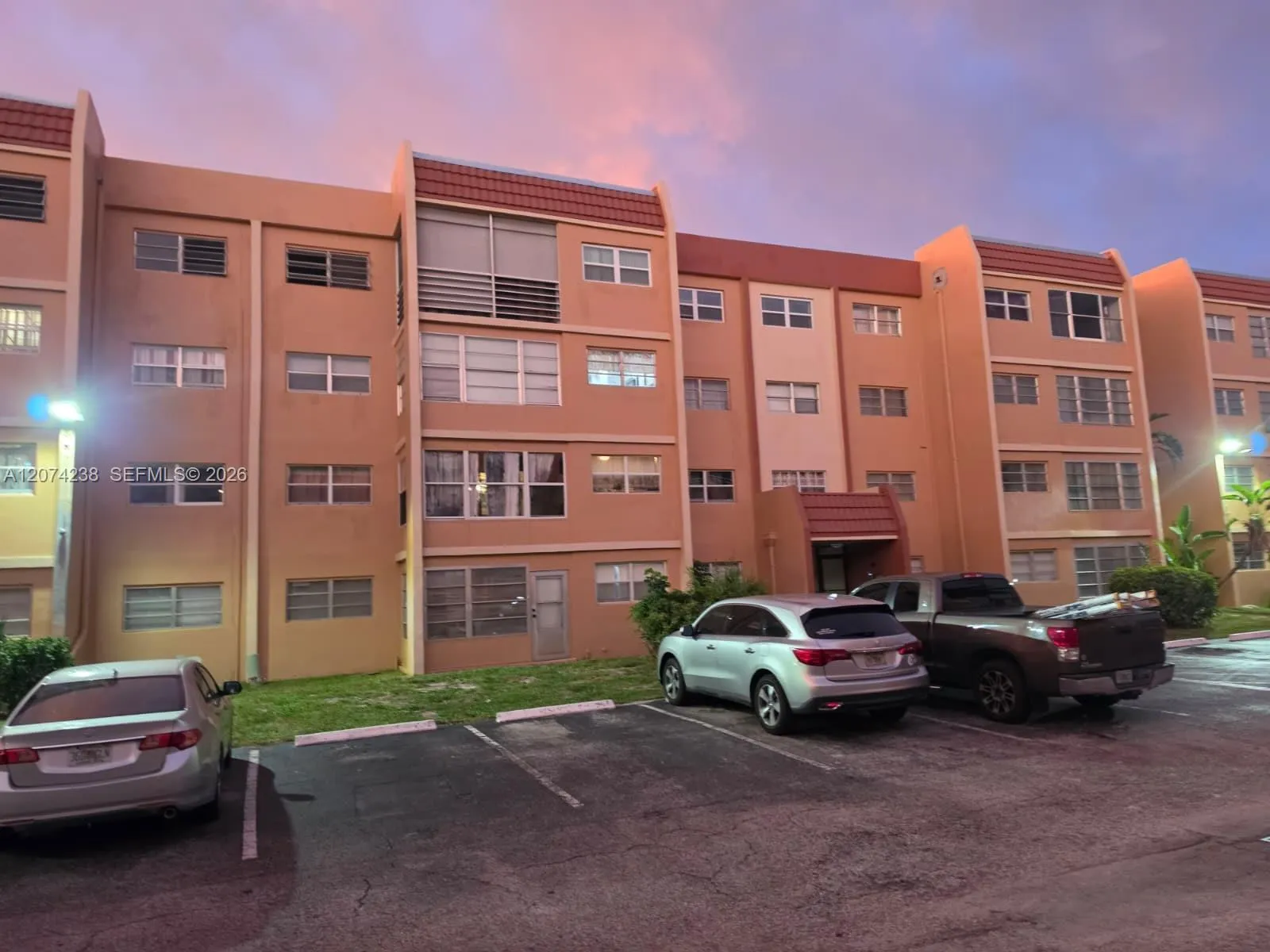 Alquilada 2451 NW 41st Avenue 108, Lauderhill, FL 33313, Lauderhill, FL 33313