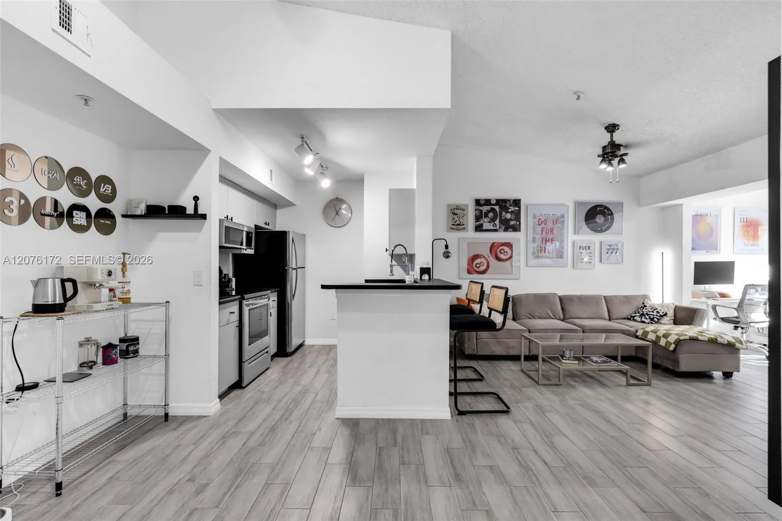 Foto de propiedad en 2457 Centergate Drive 306, Miramar, FL 33025 Miramar con MLS# 