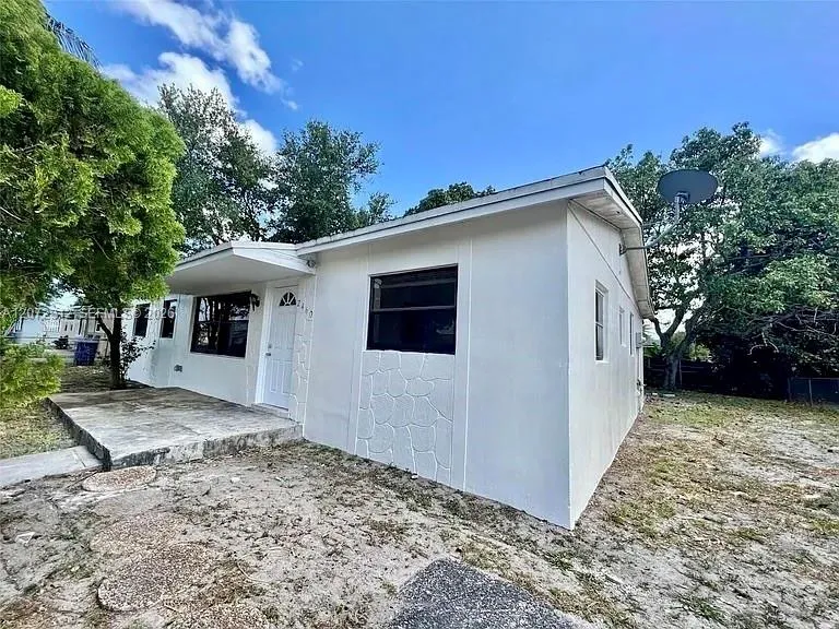 Foto de propiedad en 2460 NW 179th Street 2460, Miami Gardens, FL 33056 Miami Gardens con MLS# 