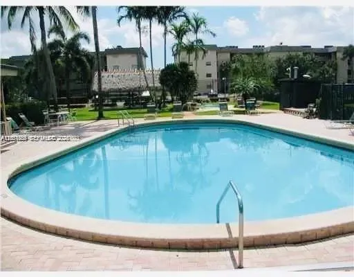 Foto de propiedad en 2461 SW 82nd Avenue 306, Davie, FL 33324 Davie con MLS# 